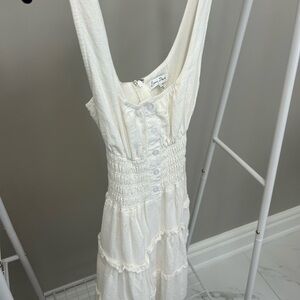 Elegant White Sleeveless Dress
